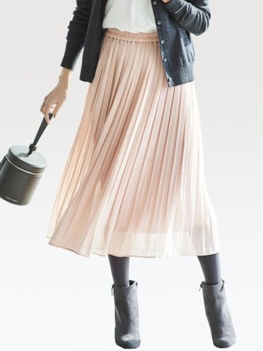 Uniqlo Pleated Maxi Skirt in Soft Pink
